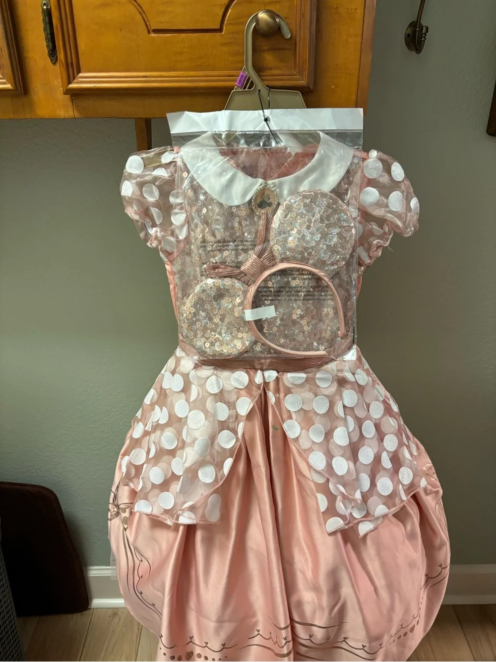 Disney Minnie Mouse Pink Sequin Polka Dot Party Dress size 4-6X - Picture 2 of 11